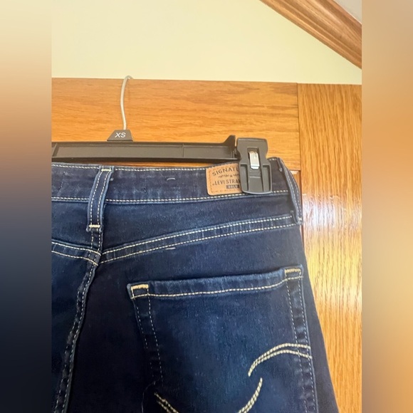 Signature by Levi’s - Mid Rise Skinny Jeans - Picture 5 of 7